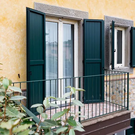 Lei Bed & Breakfast 4*